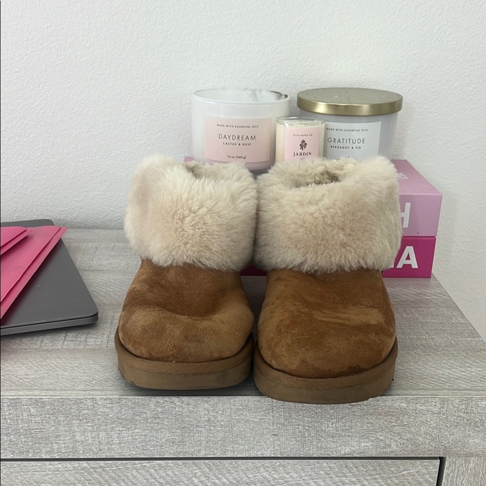 Cozy Shearling-Lined Brown Slippers